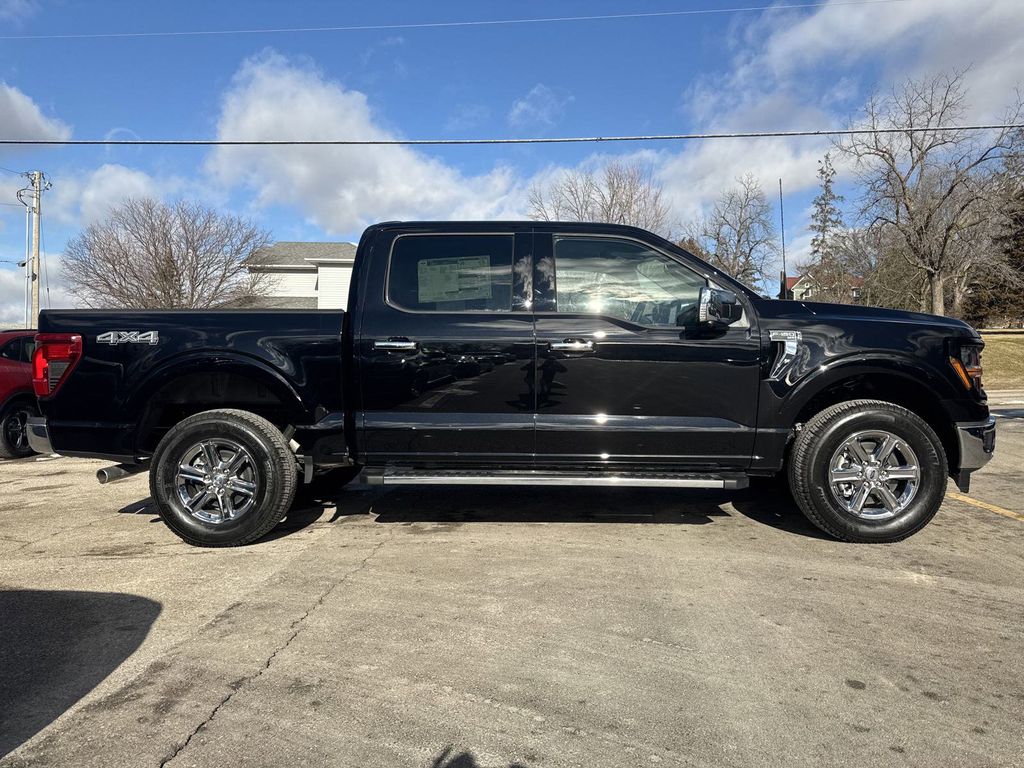 2025 Ford F-150 XLT photo 4