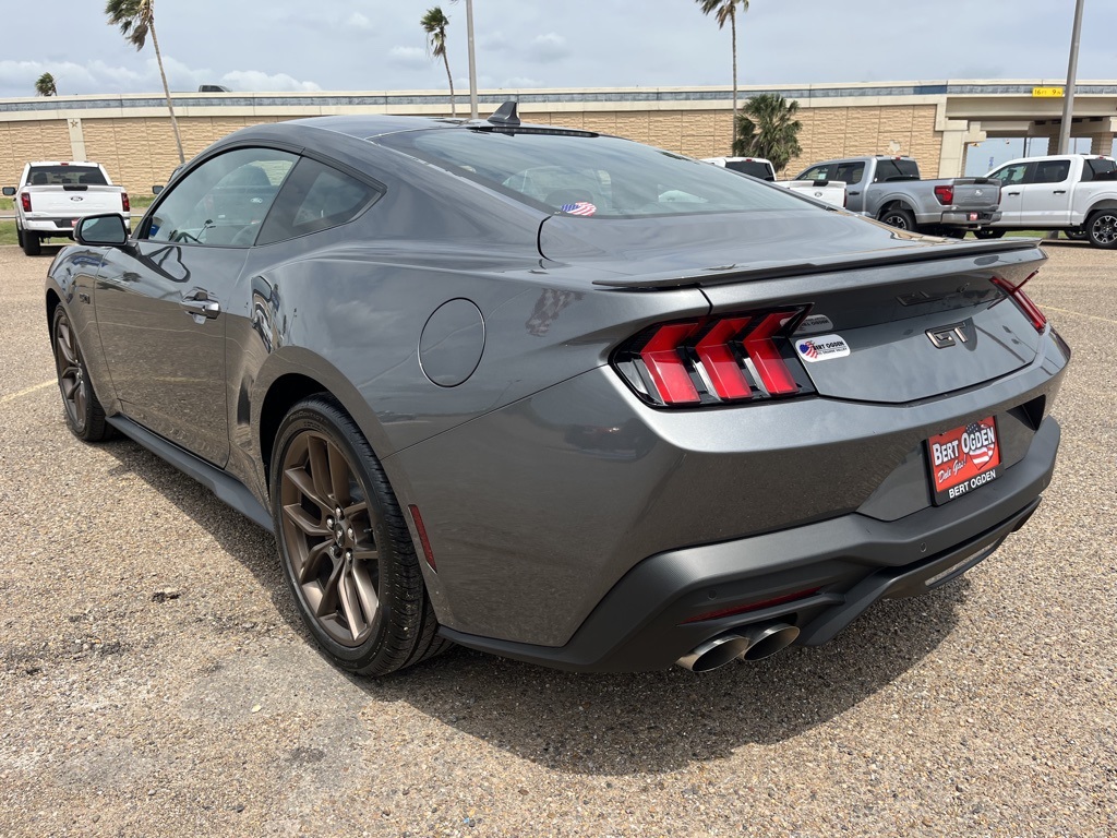 2025 Ford Mustang GT Premium photo 5