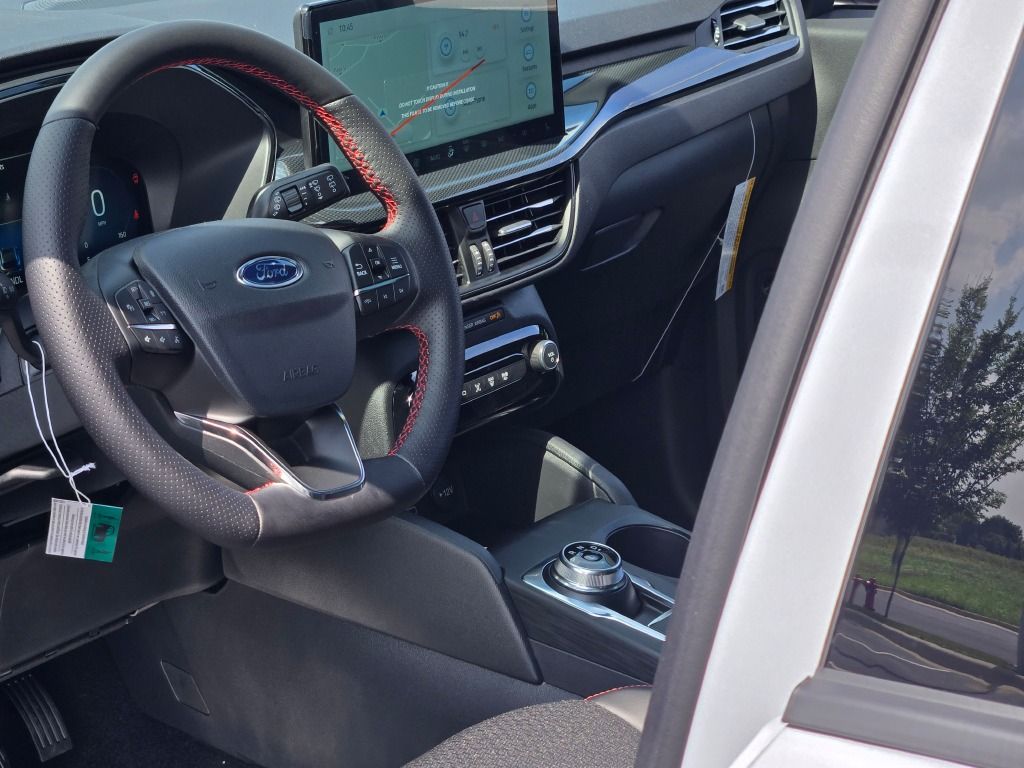 2025 Ford Escape Hybrid ST-Line Select photo 23