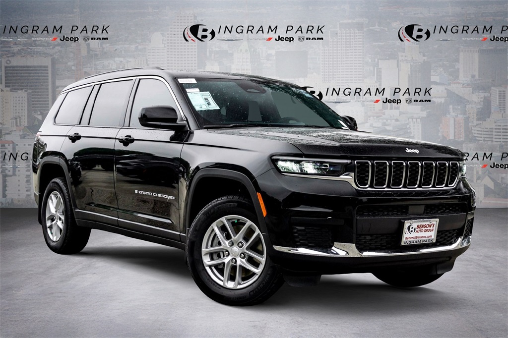 2025 Jeep Grand Cherokee L Laredo's photo
