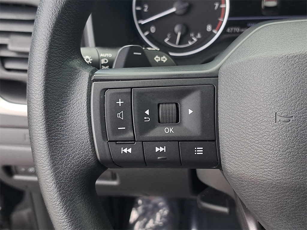 2025 Nissan Rogue S photo 24
