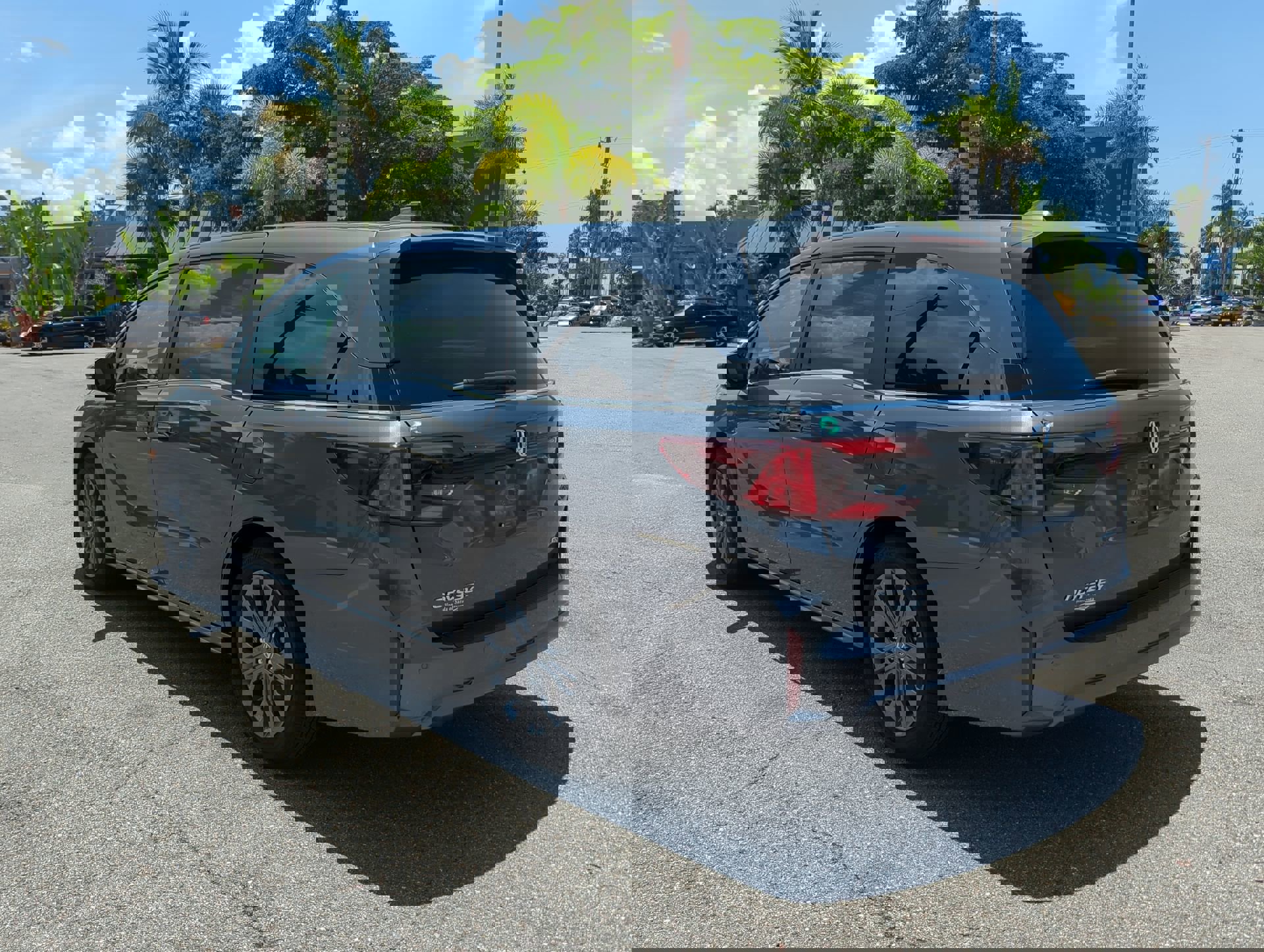 2025 Honda Odyssey Touring photo 7