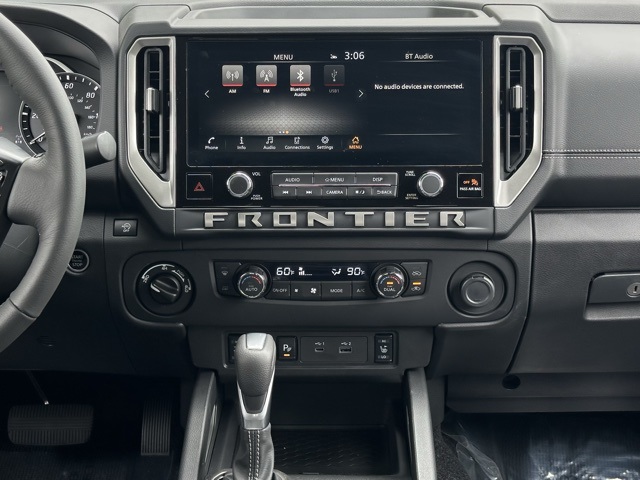 2025 Nissan Frontier Crew Cab SV photo 7