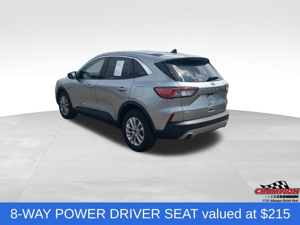 2022 Ford Escape SE photo 3