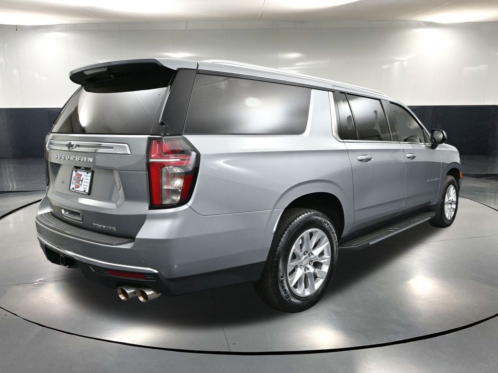 2024 Chevrolet Suburban Premier photo 3