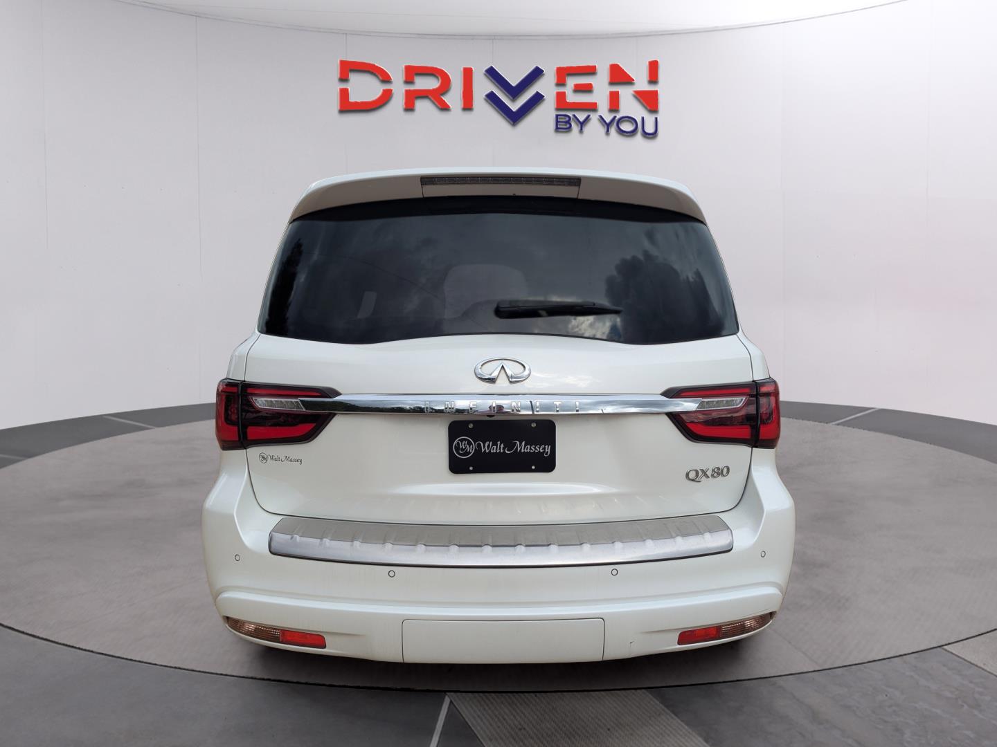 2018 Infiniti QX80 photo 3