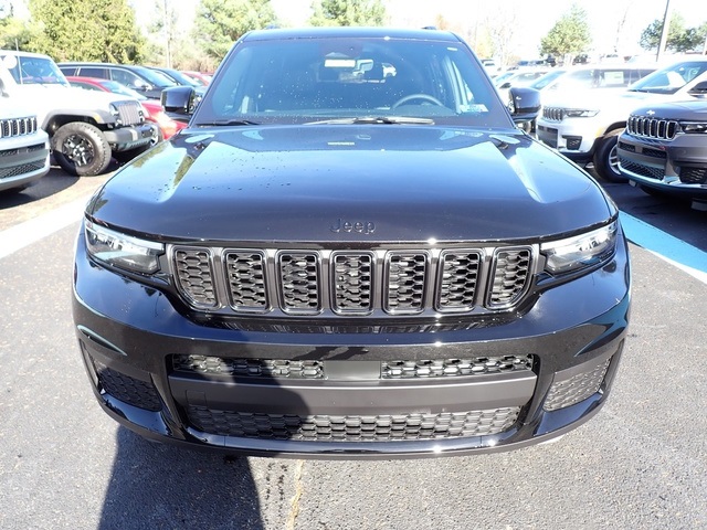 2025 Jeep Grand Cherokee Altitude photo 7