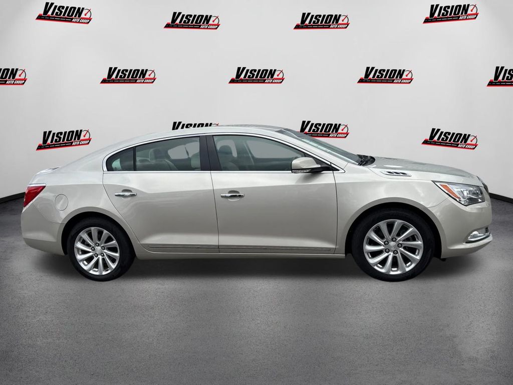 2015 Buick LaCrosse Leather photo 4