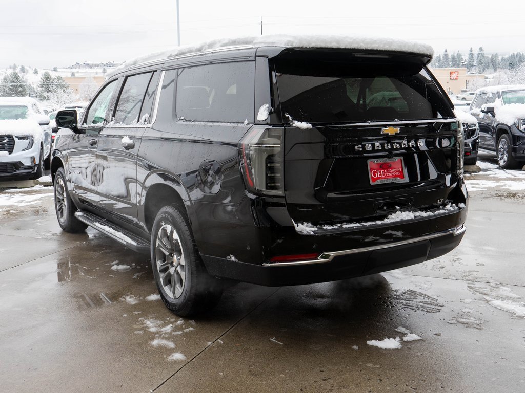 2025 Chevrolet Suburban LT photo 4
