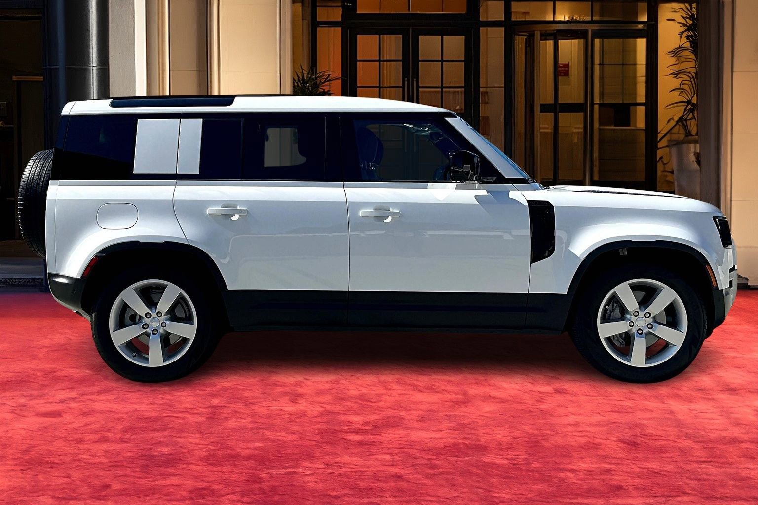 2025 Land Rover Defender S photo 9