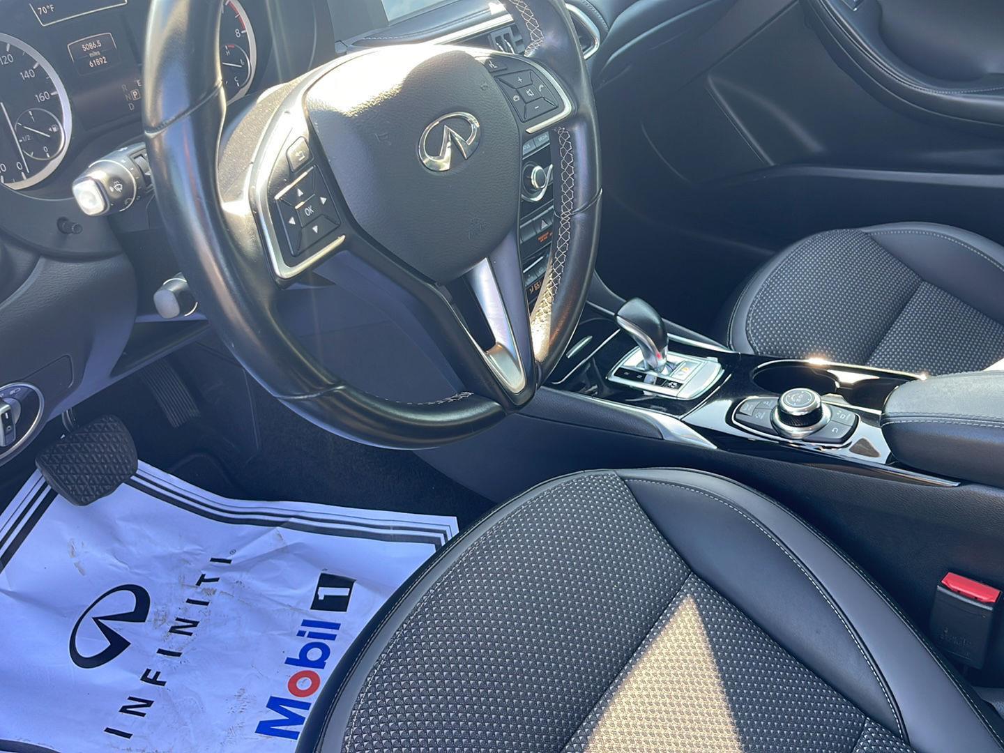 2019 Infiniti QX30 Luxe photo 12
