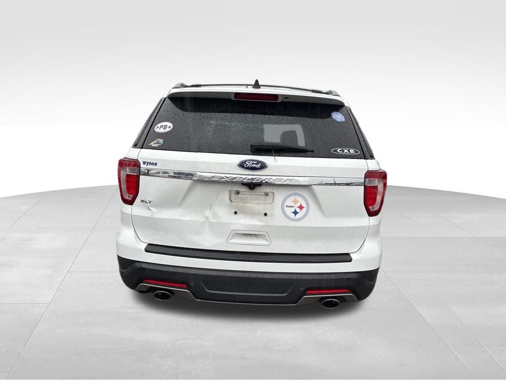 2018 Ford Explorer XLT photo 3