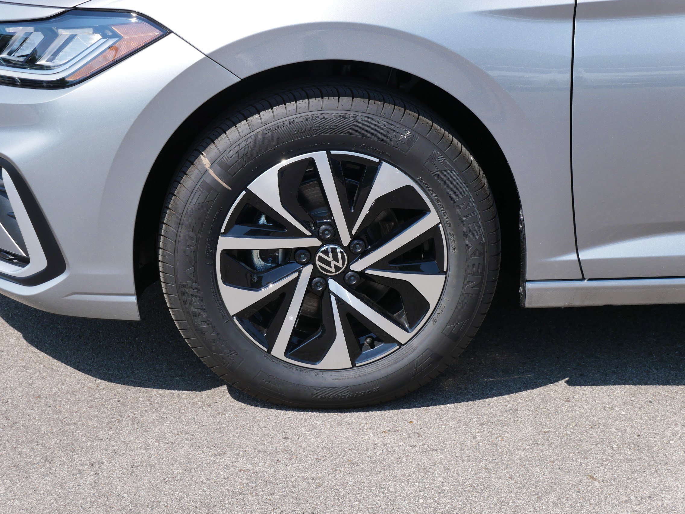 2025 Volkswagen Jetta S photo 4