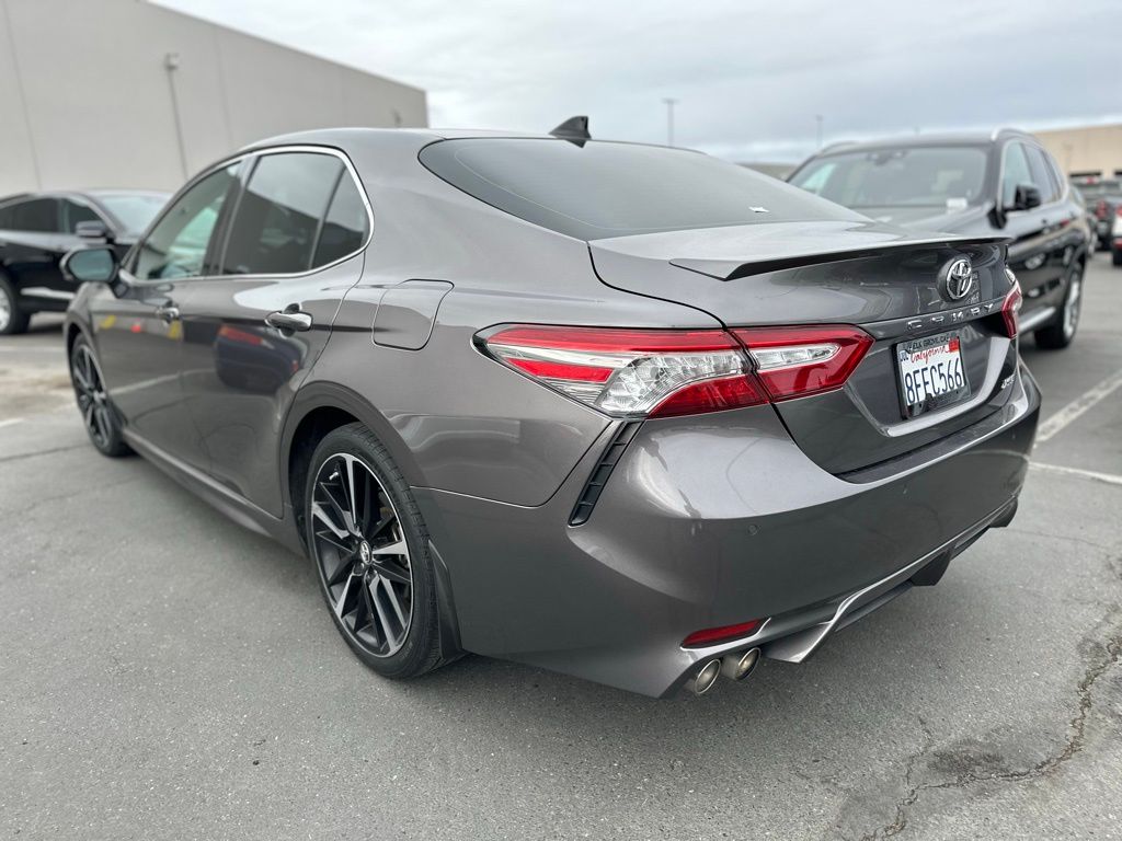 2018 Toyota Camry XSE V6 photo 5