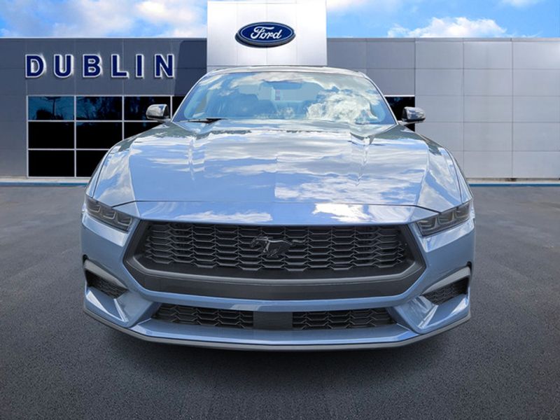2025 Ford Mustang EcoBoost photo 2