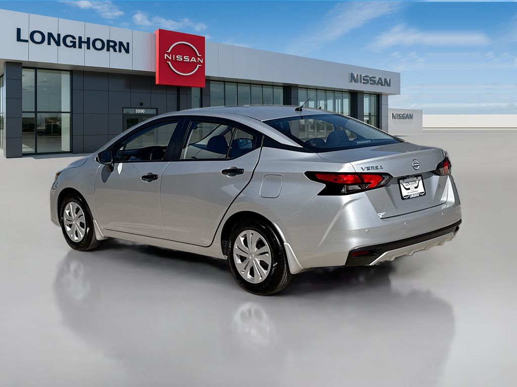2025 Nissan Versa S photo 4