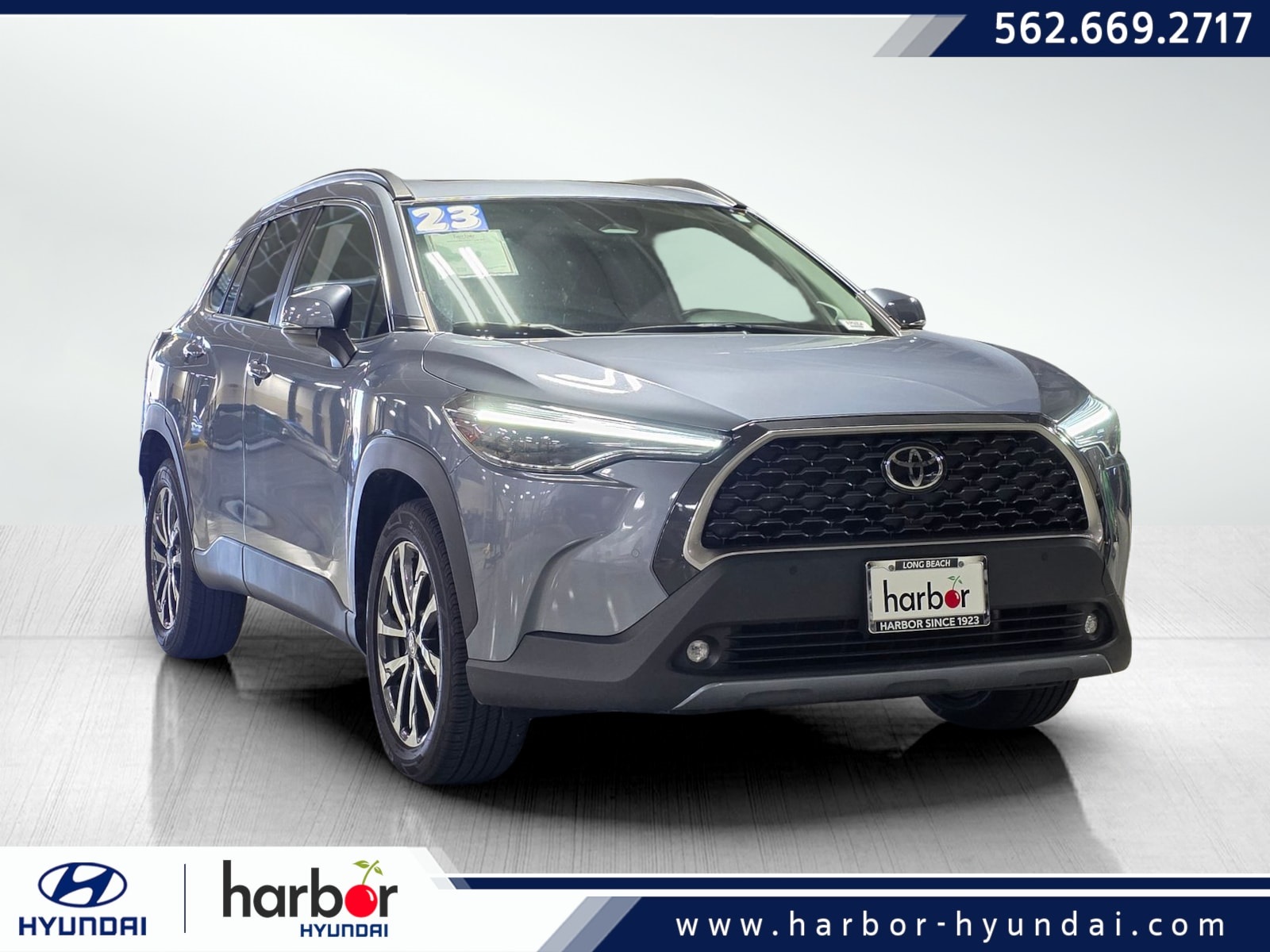 2023 Toyota Corolla Cross XLE's photo