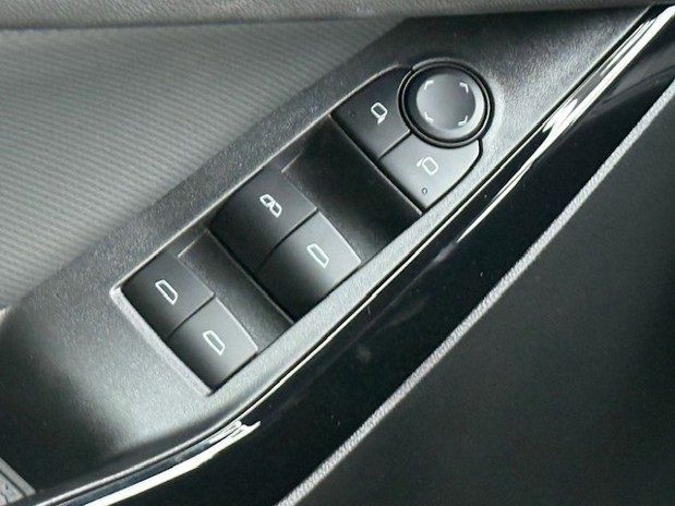 2026 Chevrolet Equinox LT photo 30