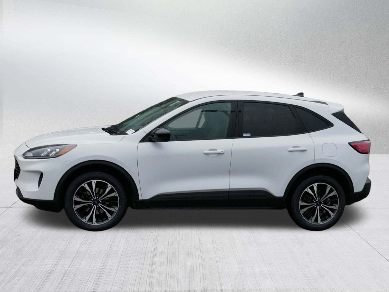 2022 Ford Escape SE photo 2