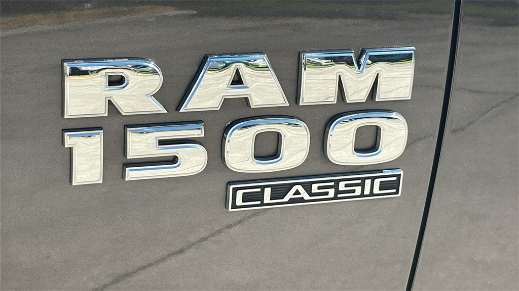 2024 Ram 1500 Classic SLT photo 9
