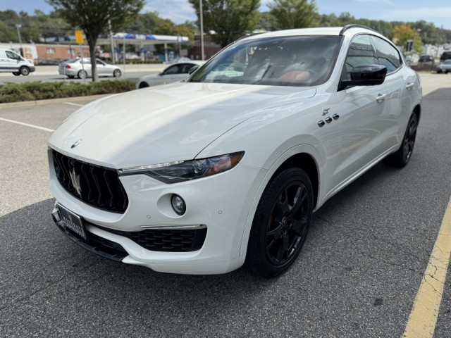 2022 Maserati Levante GT photo 3