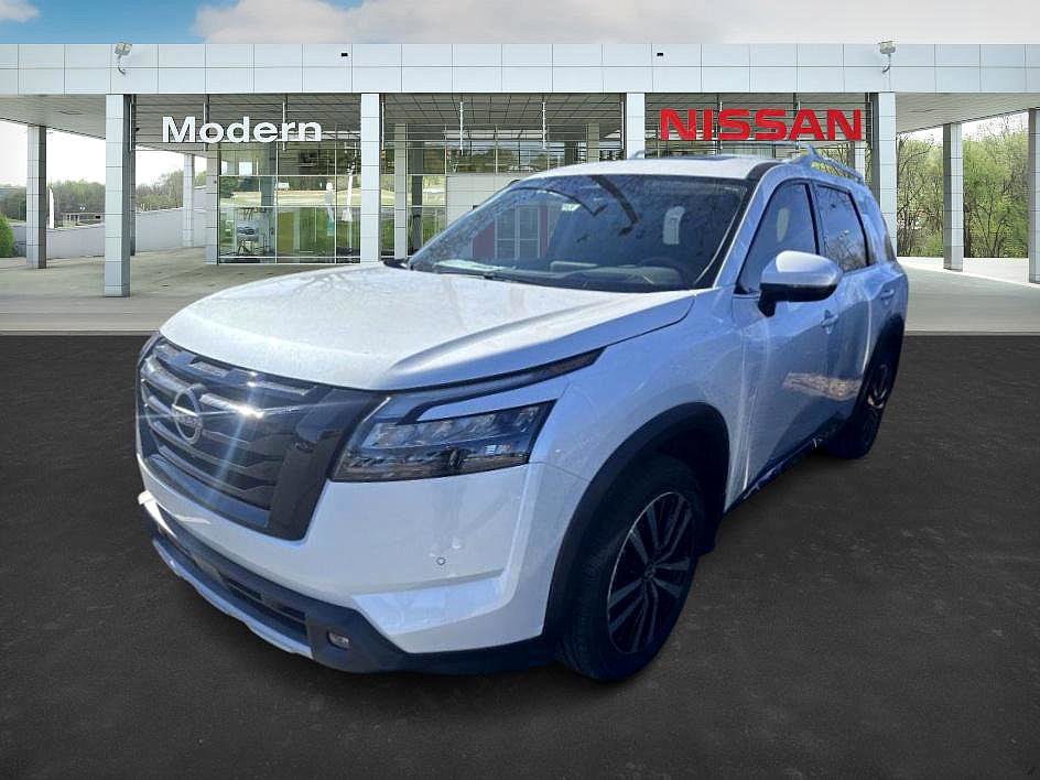 2025 Nissan Pathfinder Platinum photo 5