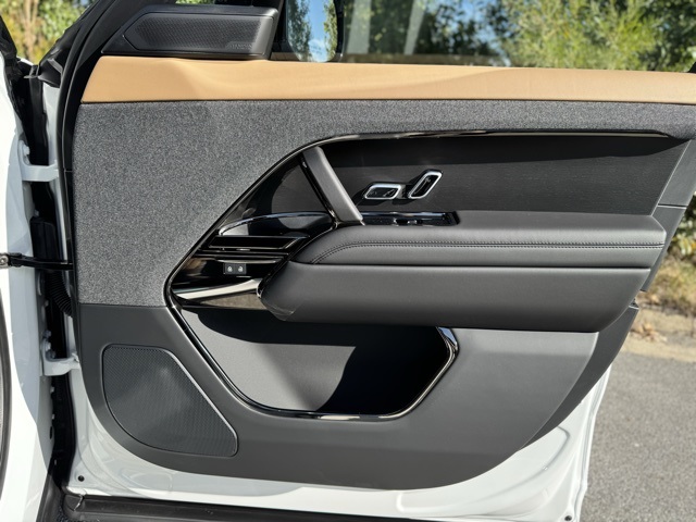 2025 Land Rover Range Rover Sport SE photo 19