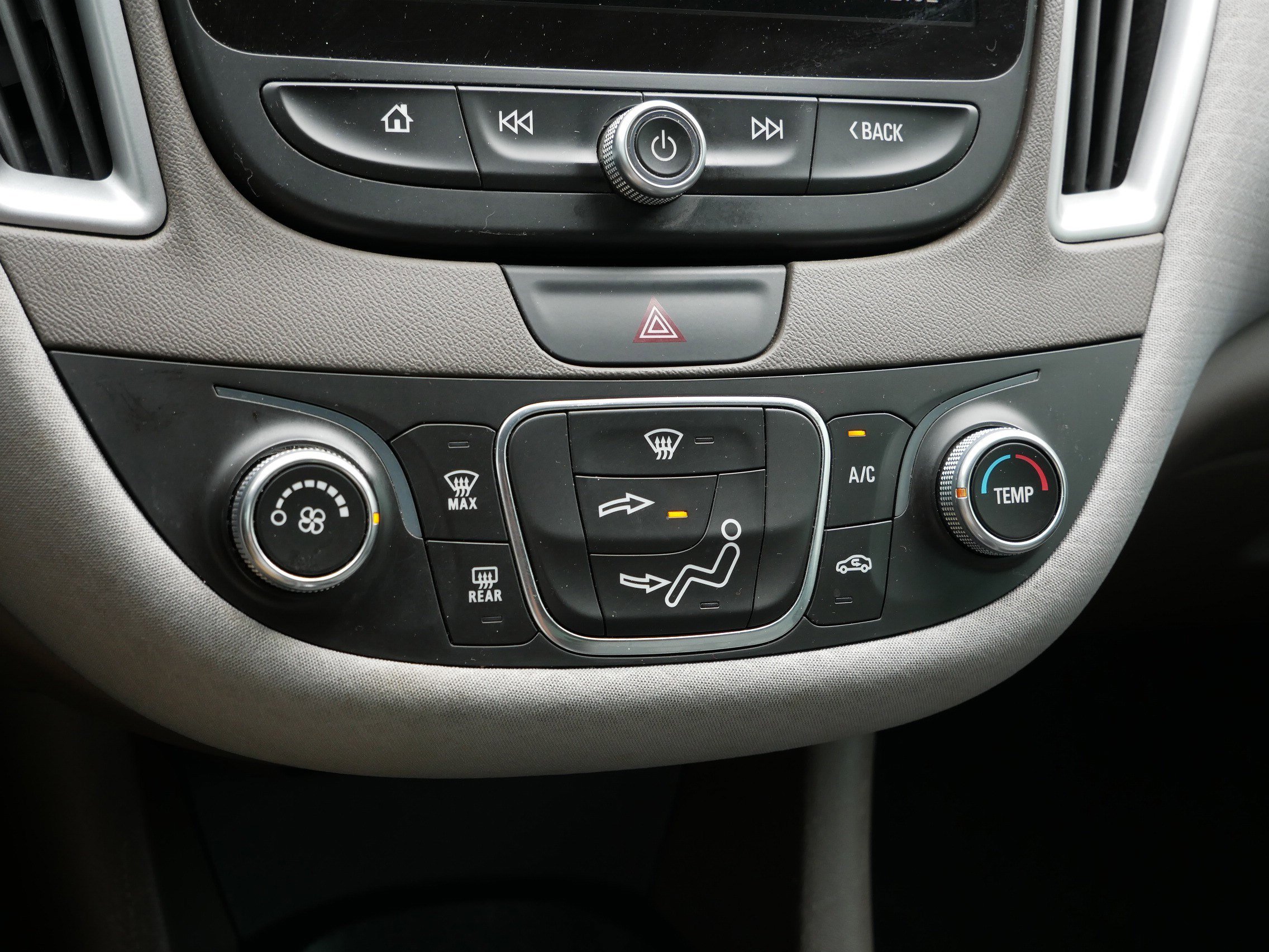 2019 Chevrolet Malibu LS photo 23