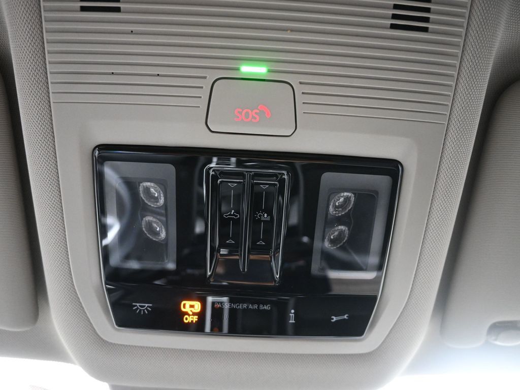 2024 Volkswagen Atlas SEL photo 15
