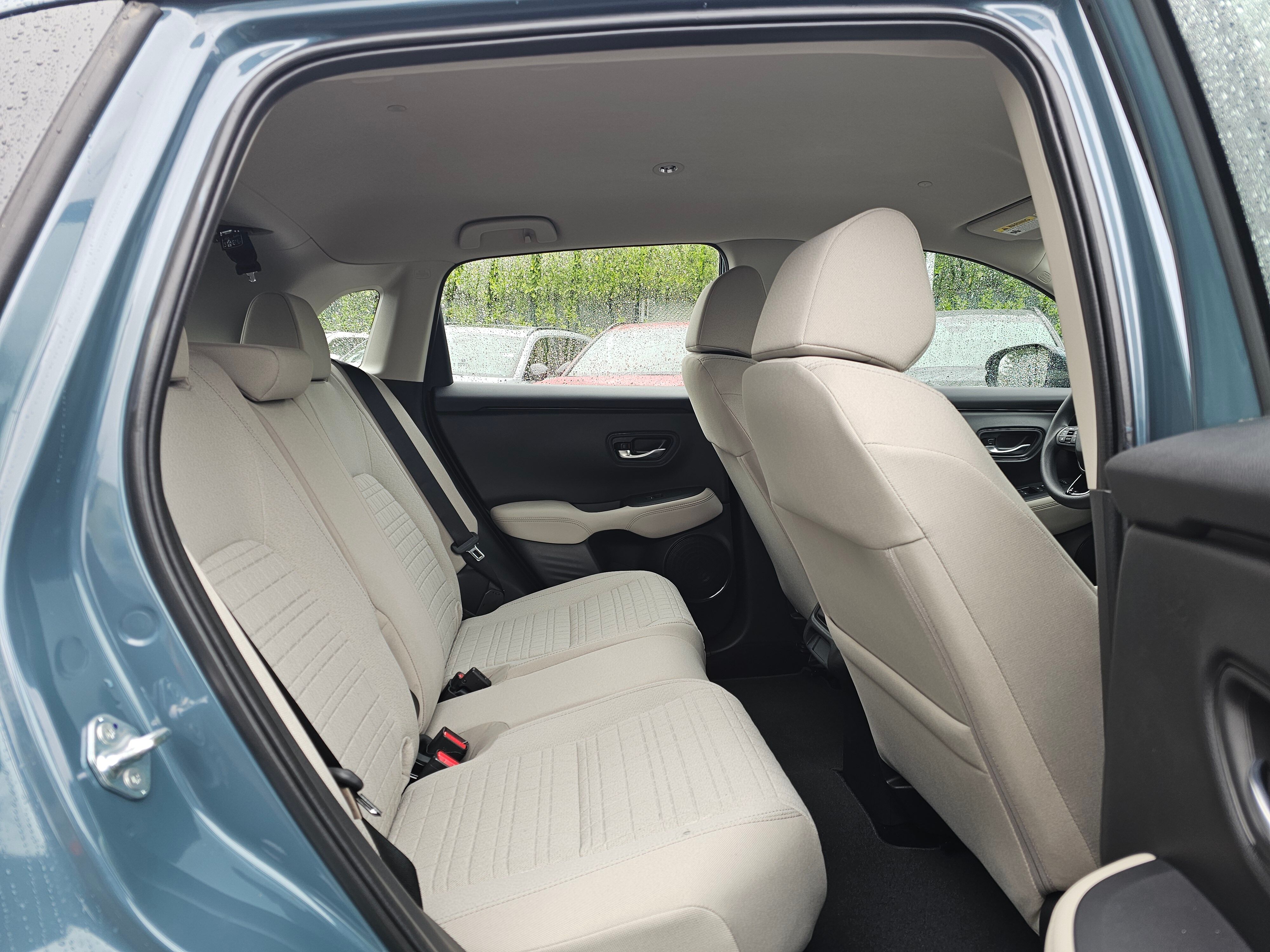 2025 Honda HR-V LX photo 2