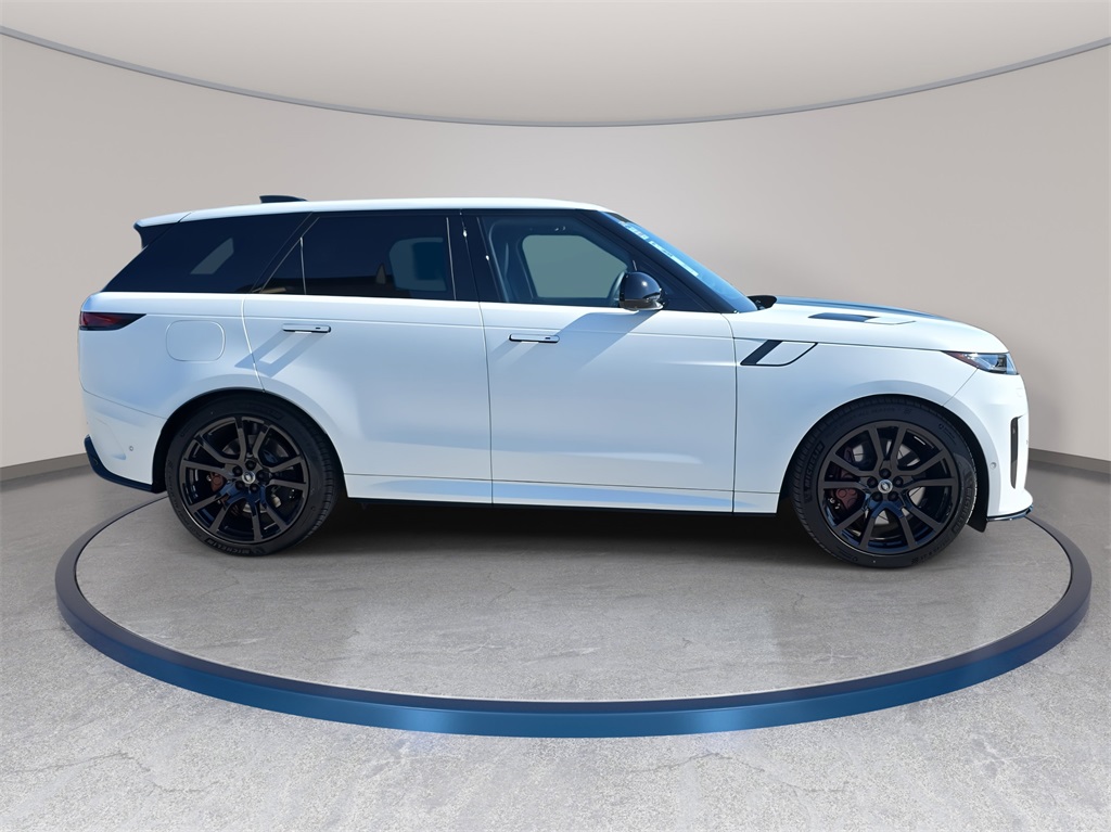 2025 Land Rover Range Rover Sport photo 4