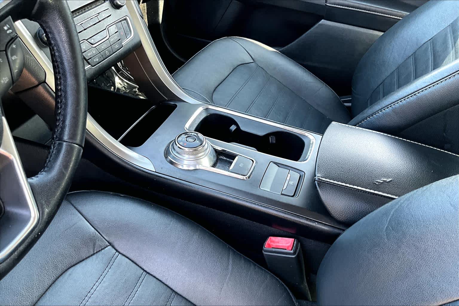 2018 Ford Fusion SE photo 14
