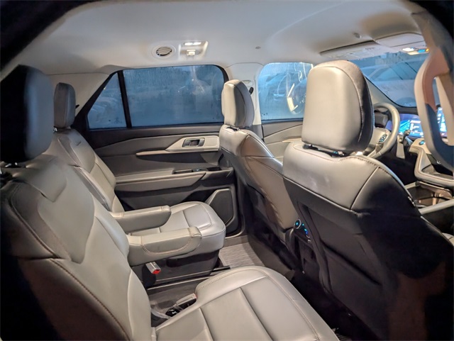 2025 Ford Explorer photo 11