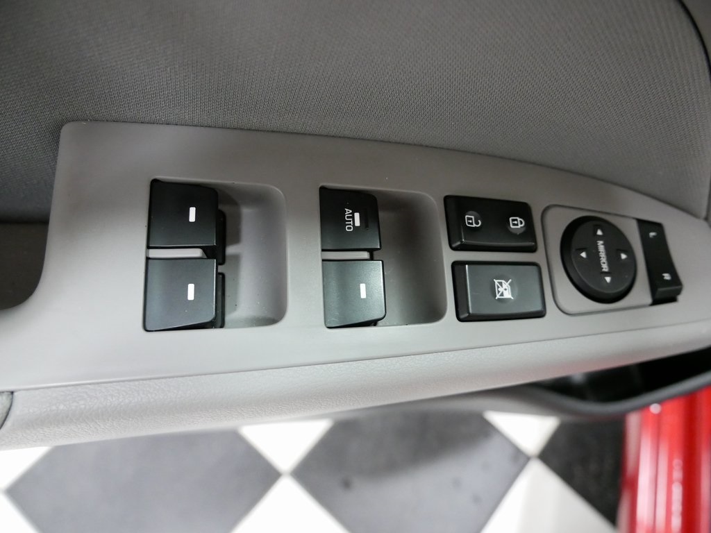 2020 Hyundai Elantra Value Edition photo 13