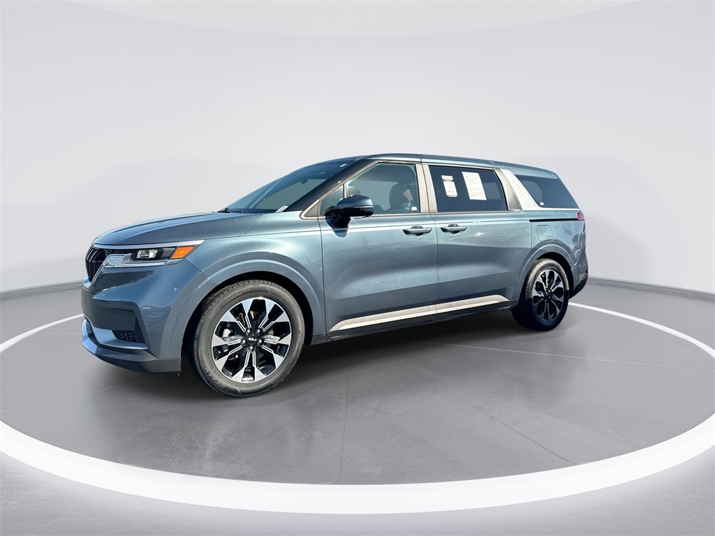 2023 Kia Carnival EX photo 5
