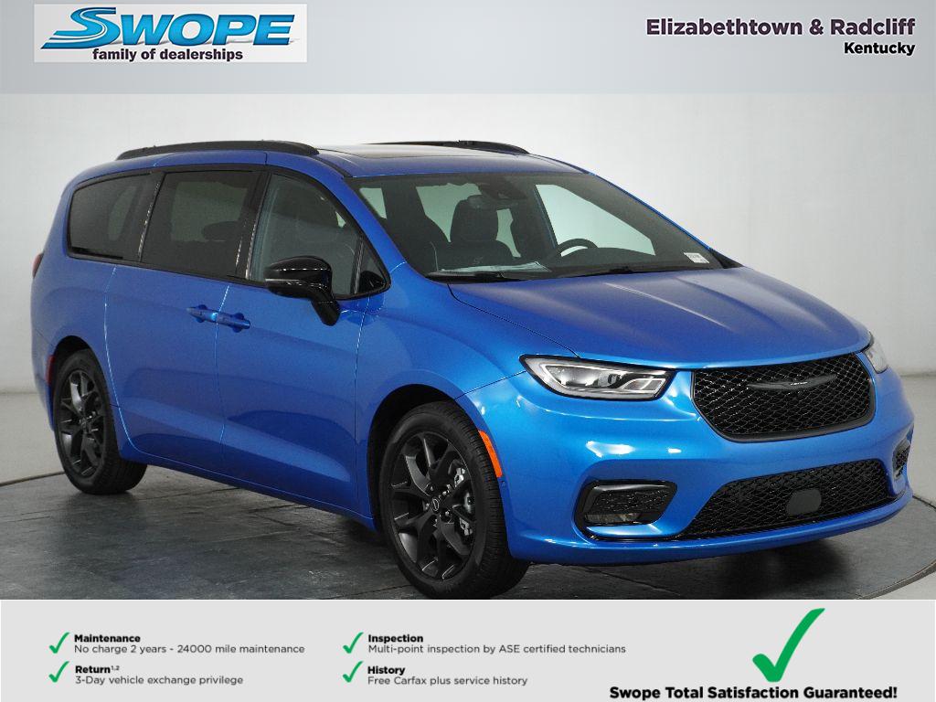 2026 Chrysler Pacifica Limited's photo