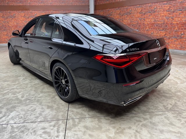 2025 Mercedes Benz S 580e 4MATIC photo 3