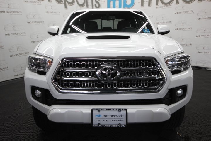 2017 Toyota Tacoma SR5 Sport TRD Pro photo 9