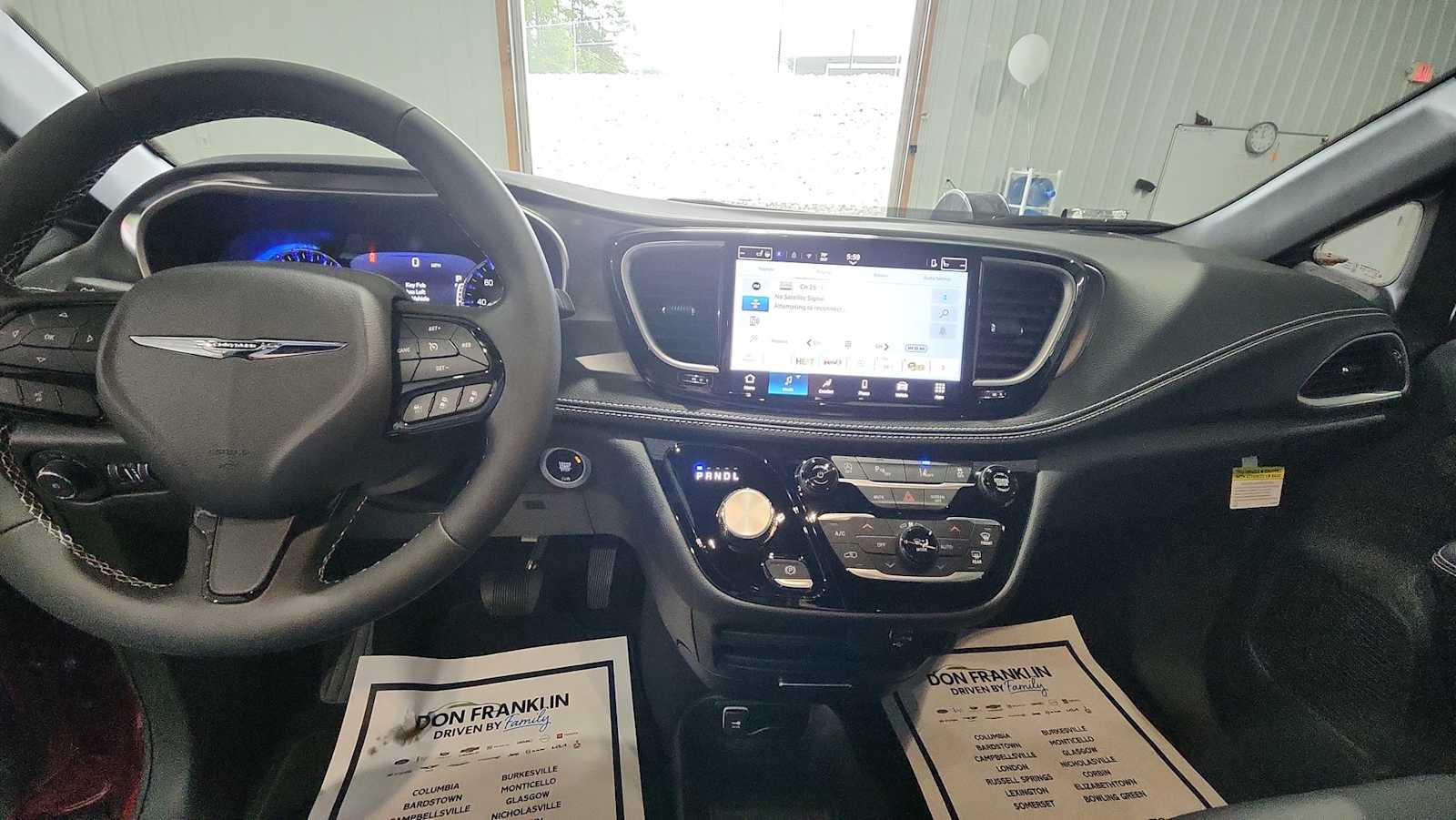 2026 Chrysler Pacifica photo 10