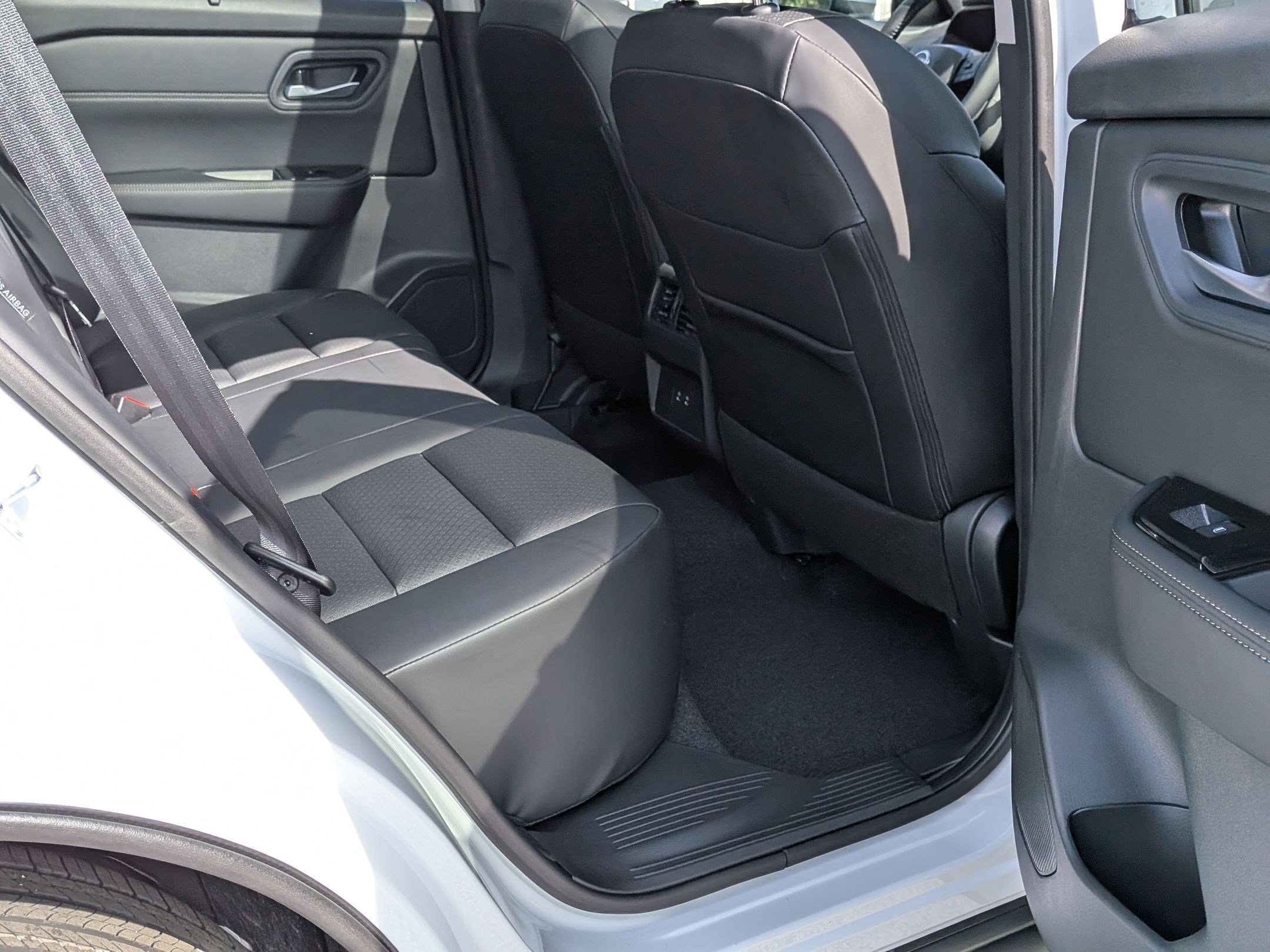 2026 Nissan Rogue SV photo 20