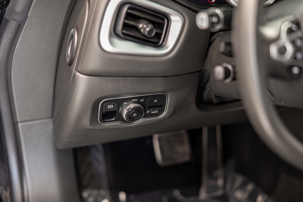 2020 ASTON MARTIN DB11 - Image 18