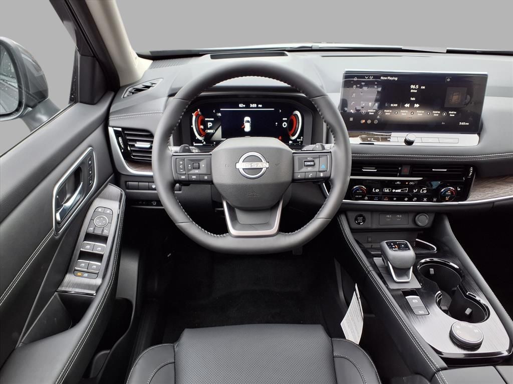 2026 Nissan Rogue Platinum photo 4