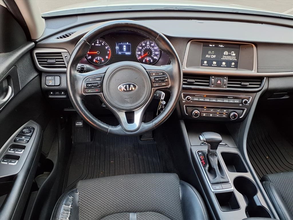2018 Kia Optima S photo 9