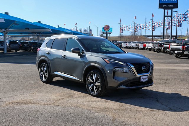 Used 2023 Gray Nissan SL image 1