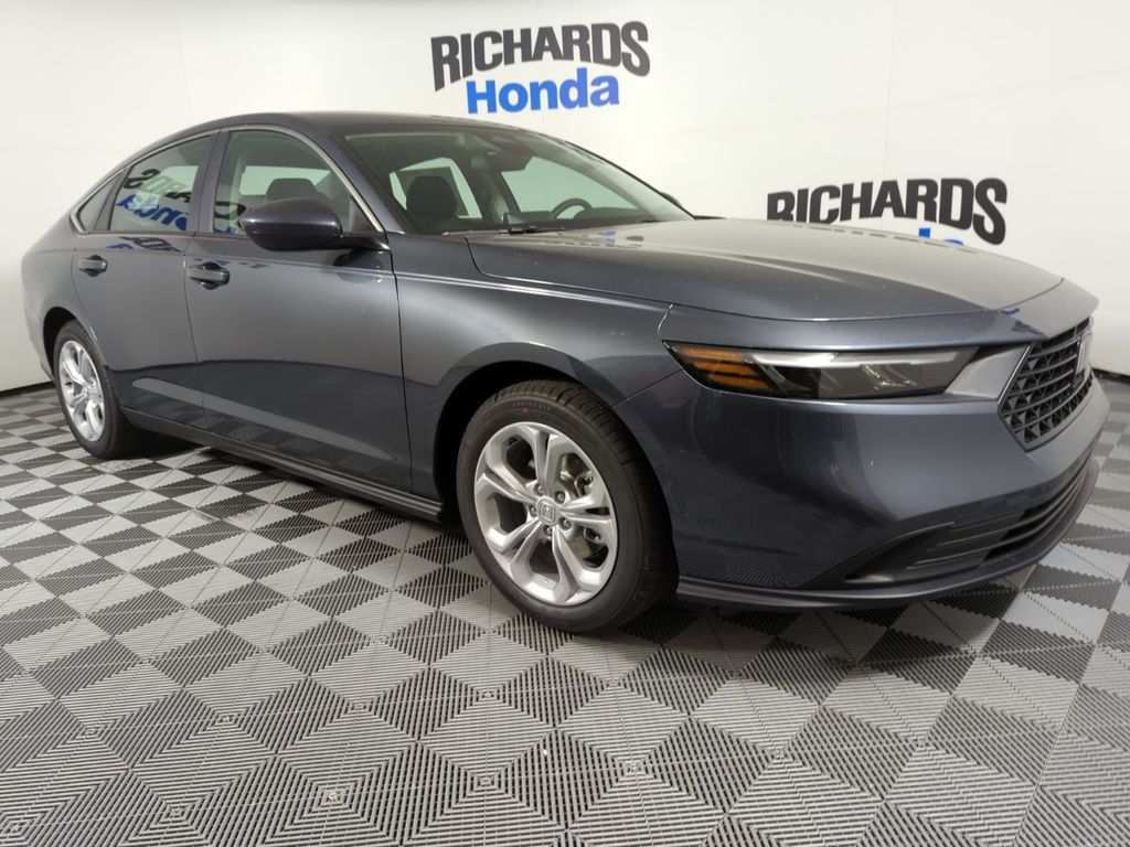 2025 Honda Accord LX 1.5T photo 6
