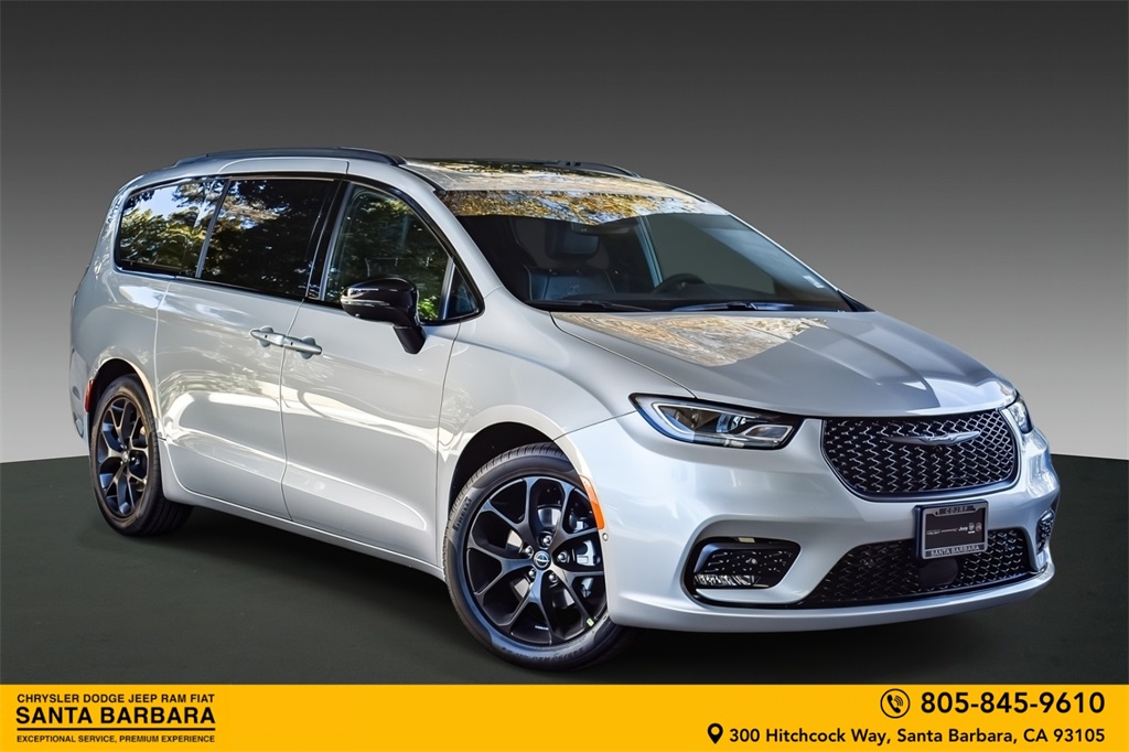 2026 Chrysler Pacifica Limited's photo