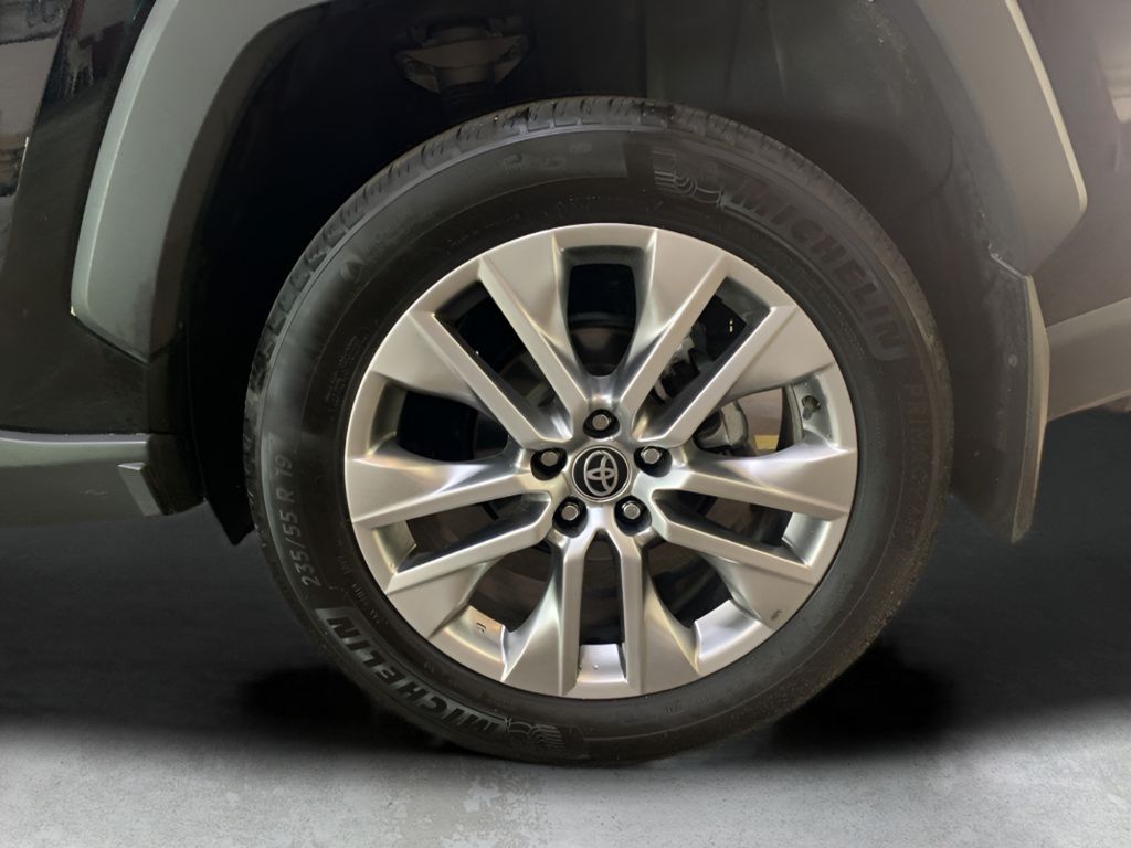 2024 Toyota RAV4 XLE Premium photo 29
