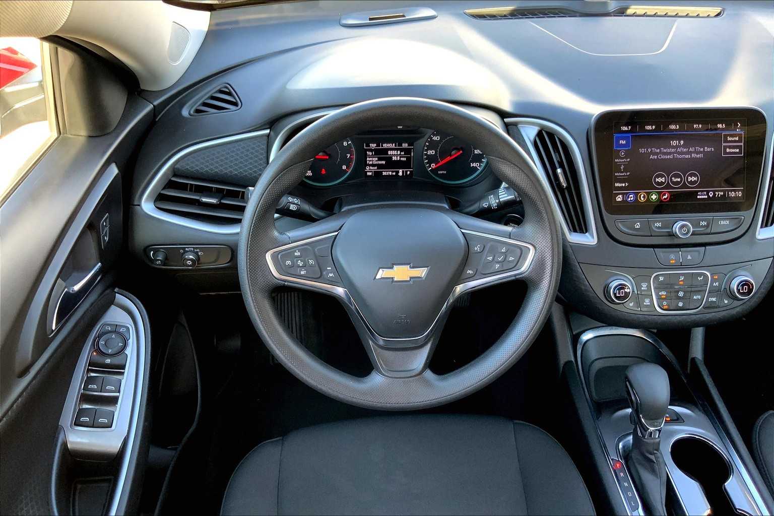 2024 Chevrolet Malibu 1LT photo 5