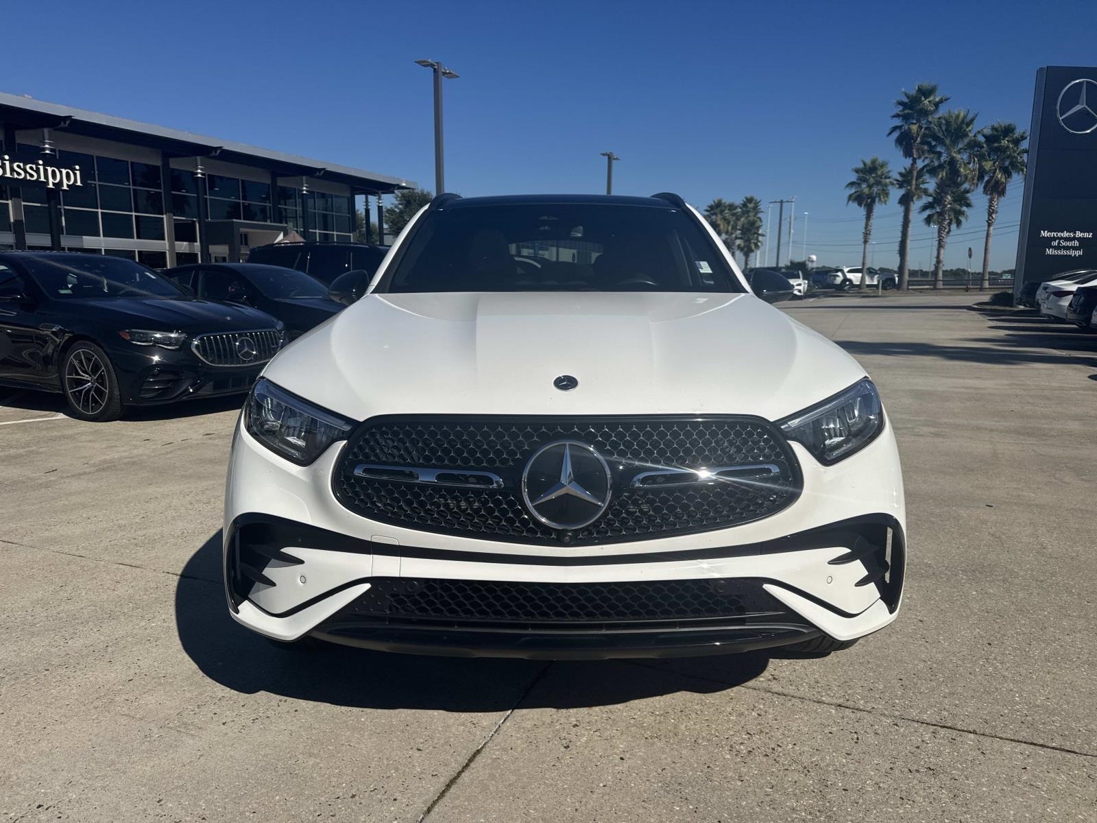 2025 Mercedes Benz GLC 300 4MATIC photo 2