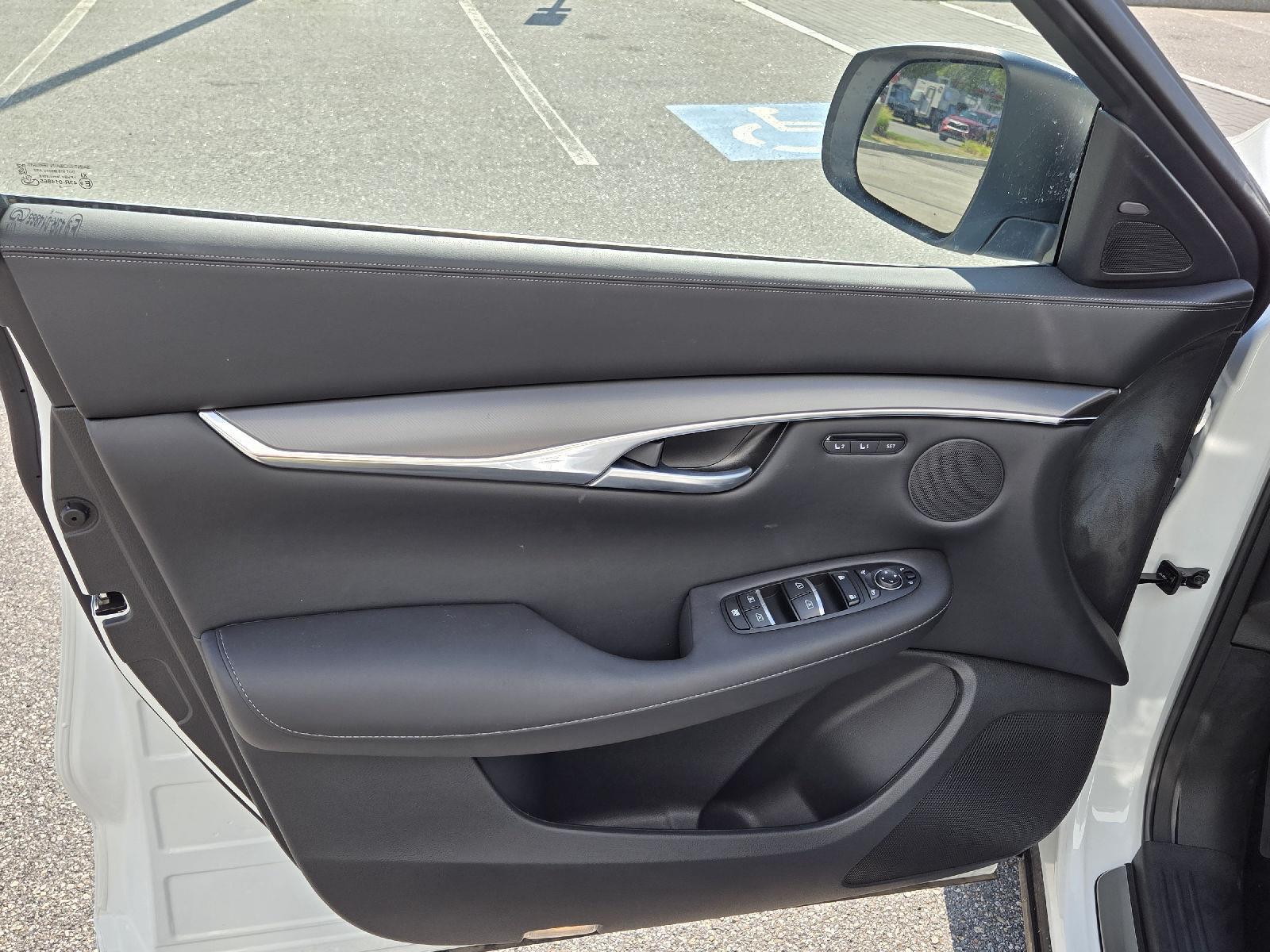 2025 Infiniti QX50 Luxe AWD photo 8